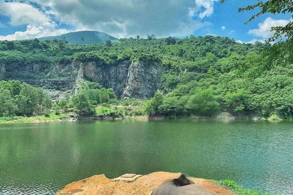 Ma Thi&ecirc;n L&atilde;nh l&agrave; địa điểm cắm trại v&agrave; check-in được nhiều bạn trẻ y&ecirc;u th&iacute;ch